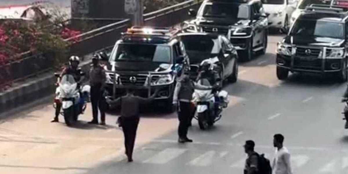 রাষ্ট্রপতির গাড়িবহর আটকা পড়ল কারওয়ান বাজার সিগন্যালে