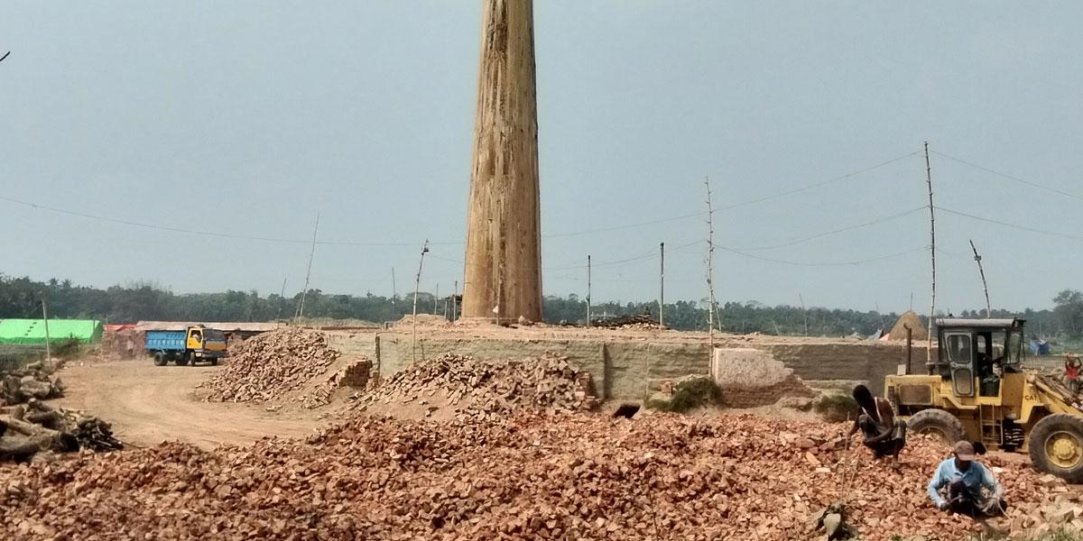 লক্ষ্মীপুরের ১৬৭টি ইটভাটার ৯৫টিরই লাইসেন্স নেই, প্রশাসনকে ম্যানেজ করে চলছে অবৈধভাবে