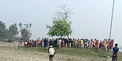 ভুরুঙ্গামারীতে গাছ থেকে অজ্ঞাত বৃদ্ধের ঝুলন্ত মরদেহ উদ্ধার
