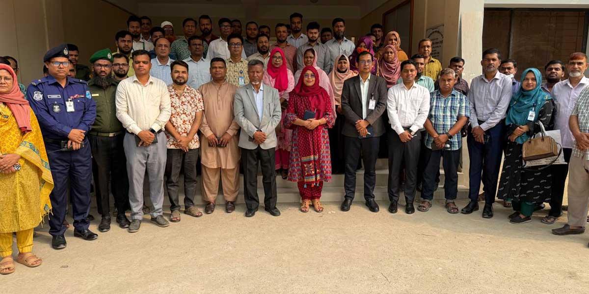 সিংগাইরে আকস্মিক পরিদর্শনে জনপ্রশাসন প্রতিমন্ত্রী