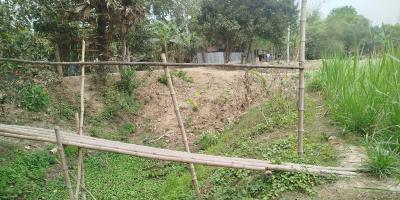 রাজবাড়ীতে ইলিশা খালের ১০০ মিটার ভরাট করলেন দুই ভাই