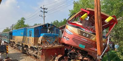 কুমিল্লায় বাস-ট্রেন সংঘর্ষ: রেল চলাচল স্বাভাবিক