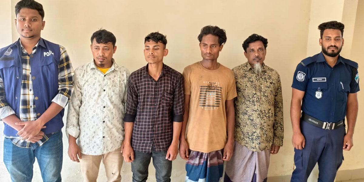 টেকনাফে পাচারকারীদের আস্তানা থেকে ৪ অপহৃত উদ্ধার