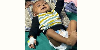 শিশু রাইয়ানকে বাঁচাতে বাবা-মায়ের আকুতি