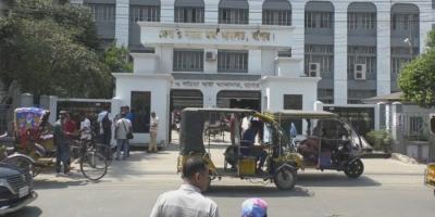 বিচারকের বিরুদ্ধে আসামির মামলা