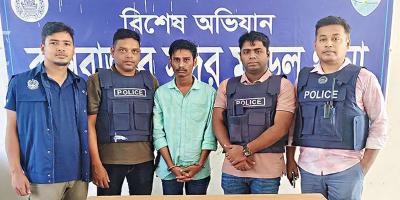 মায়ের পরকীয়া প্রেমিককে হত্যা, ছেলে গ্রেপ্তার