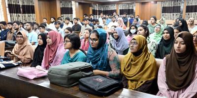 ঢাকা বিশ্ববিদ্যালয়ের প্রথম বর্ষের ক্লাস শুরু