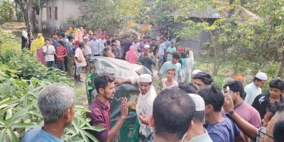 কুমিল্লায় কাভার্ডভ্যান-অটোরিকশা সংঘর্ষে মা-ছেলে নিহত