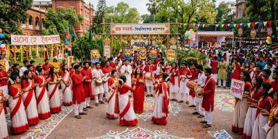 বৈশাখের রঙে রঙিন ক্যাম্পাস