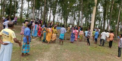 বীরগঞ্জে কবরস্থান দখলের চেষ্টায় হামলা, আহত ২