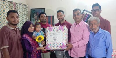 যশোরের সেই শিশুকে উপহার পাঠালেন প্রধানমন্ত্রী