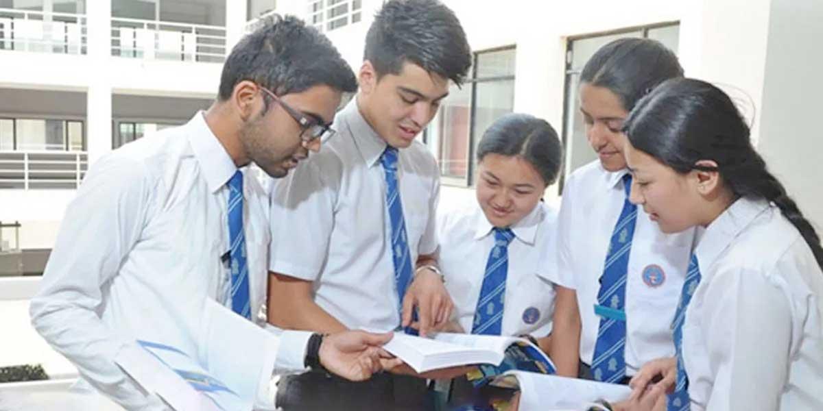 A Good Teacher বিষয়ক Writing Paragraph, ১০ম পর্ব, এইচএসসি পরীক্ষার ইংরেজি ২য় পত্র