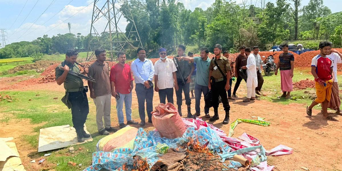 ইয়াম্মি ফুড কারখানায় তৈরি হচ্ছে বার্মিজ আচার