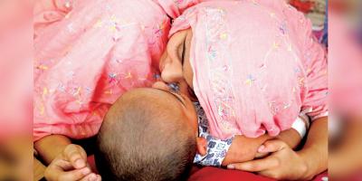 হামে শিশুমৃত্যু: মায়ের কান্নায় ভারী মা দিবস