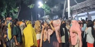 ‘রাজনীতিমুক্ত ক্যাম্পাস’ দাবিতে মধ্যরাতে উত্তাল ইডেন কলেজ