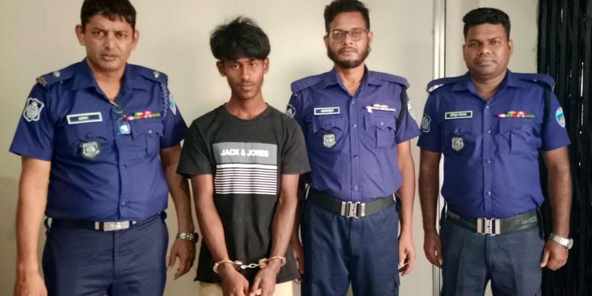 সাতকানিয়ায় স্কুলছাত্রীকে সংঘবদ্ধ ধর্ষণ, মূলহোতা গ্রেপ্তার