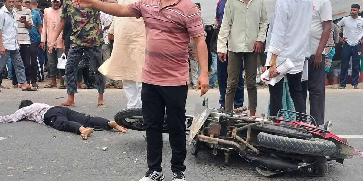 পটিয়ায় হানিফ পরিবহনের বাস-মোটরসাইকেল সংঘর্ষ, নিহত ২