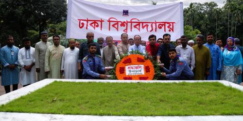 ১২৭তম জন্মবার্ষিকীতে শ্রদ্ধার ফুলে ছেয়ে গেছে জাতীয় কবির সমাধিসৌধ
