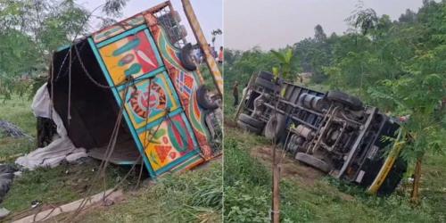 যমুনা সেতুর কাছে রডবোঝাই ট্রাক উল্টে নিহত ১৫, আহত ১০