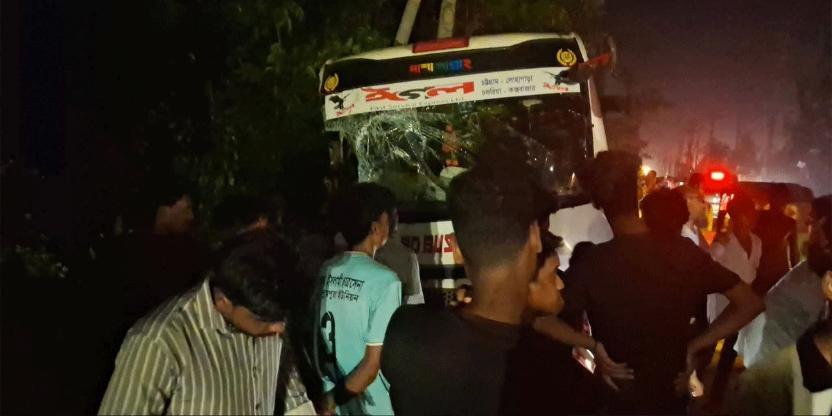 কর্ণফুলীতে লেগুনা-বাস মুখোমুখি সংঘর্ষে নিহত ৩, আহত  ১৫