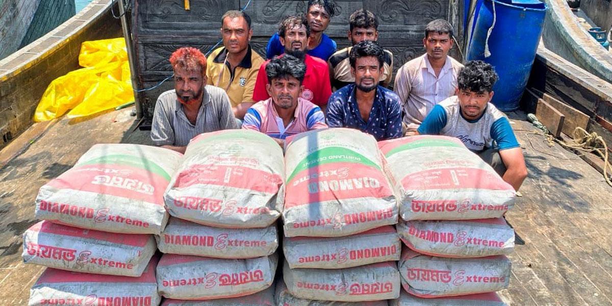 মায়ানমারে পাচারকালে ১৭০০ বস্তা সিমেন্টসহ আটক ২০