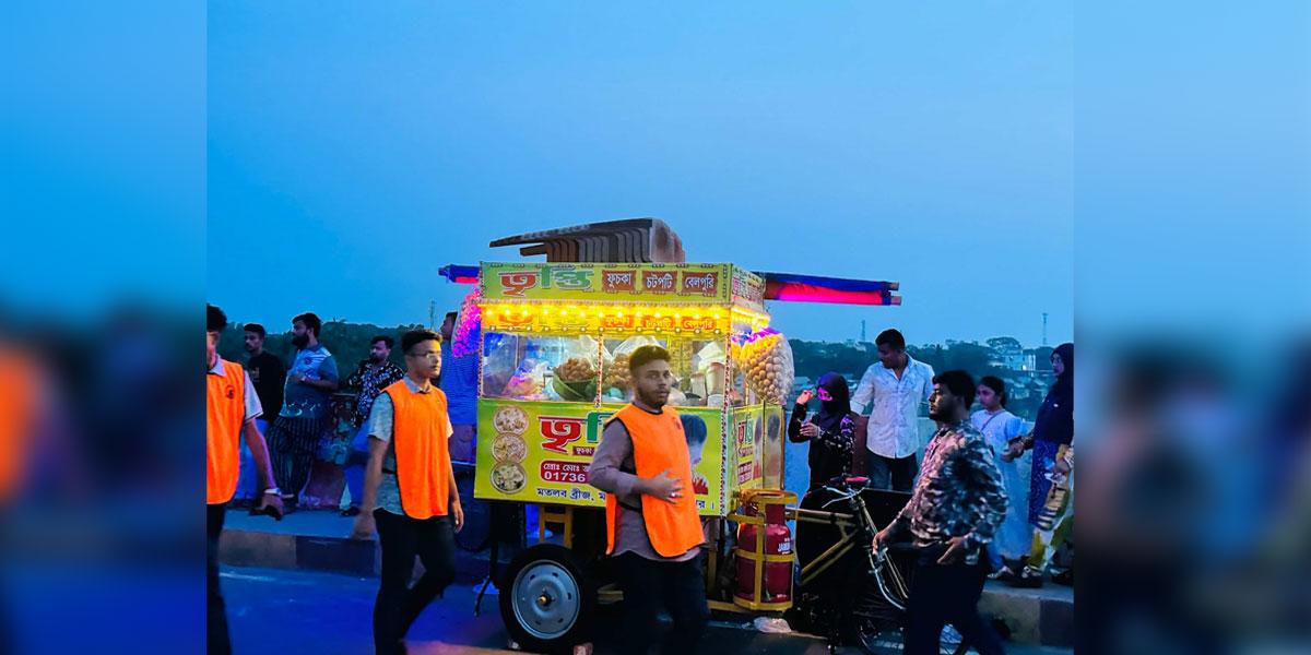 হকারমুক্ত হচ্ছে মতলব সেতু