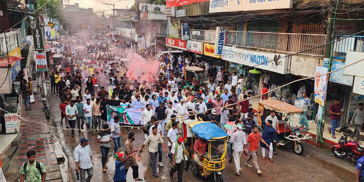 মুন্সীগঞ্জ জেলা ছাত্রদলের নতুন কমিটি ঘোষণা করায় আনন্দ মিছিল