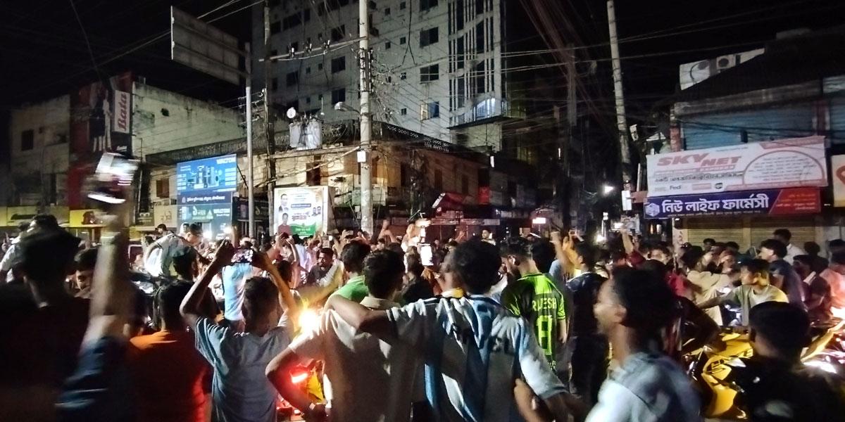 মৌলভীবাজারে মধ্যরাতে আর্জেন্টিনা সমর্থকদের উচ্ছ্বাস