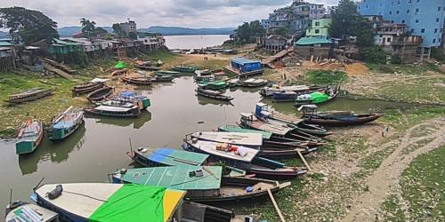 কাপ্তাই হ্রদে নাব্যসংকটে লঞ্চ চলাচল সীমিত, ভোগান্তিতে ৫ লাখ মানুষ