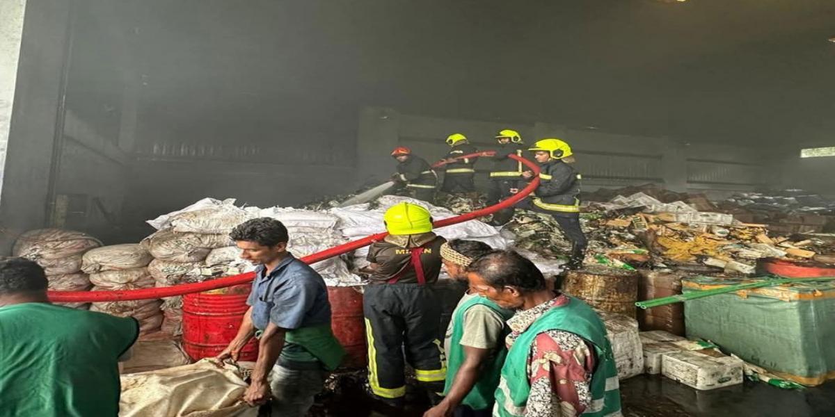 চট্টগ্রাম বন্দরের নিলাম শেডে আগুন