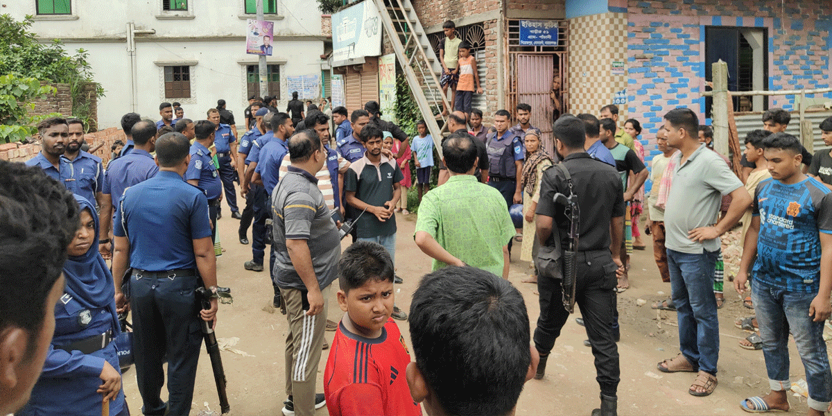 সোনারগাঁয় দুই পক্ষের রক্তক্ষয়ী সংঘর্ষ, আহত ১২
