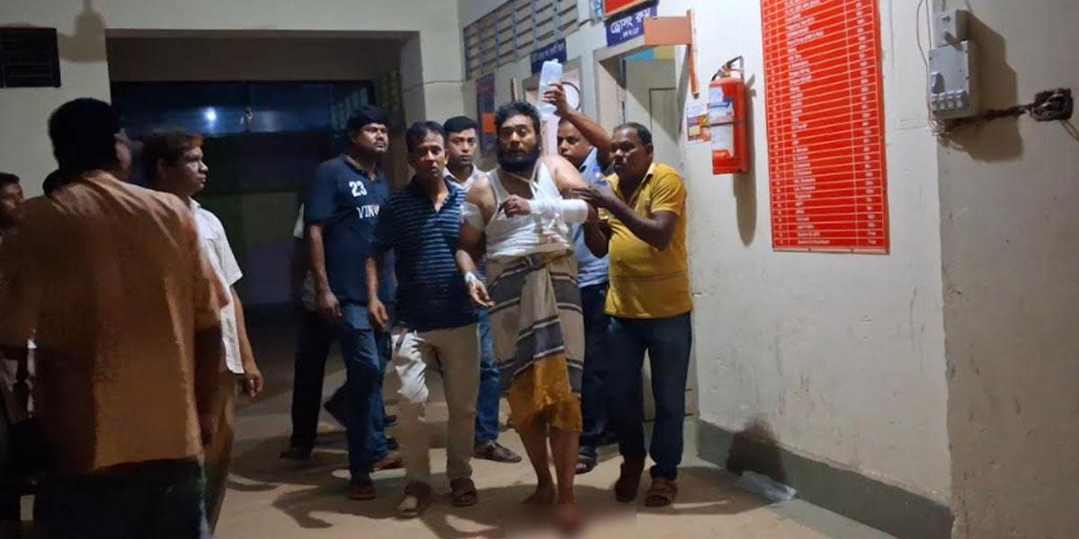 হাতীবান্ধায় পুলিশ কর্মকর্তাদের কুপিয়ে পালাল আসামি