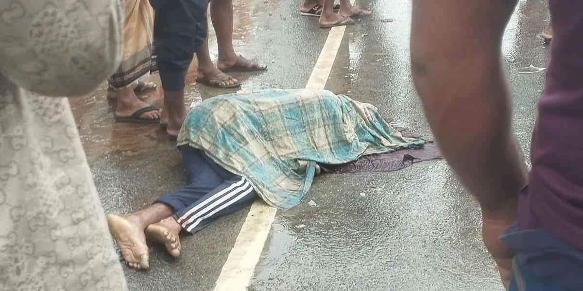 চকরিয়ায় মাইক্রোবাস-মোটরসাইকেল সংঘর্ষে ২ যুবক নিহত