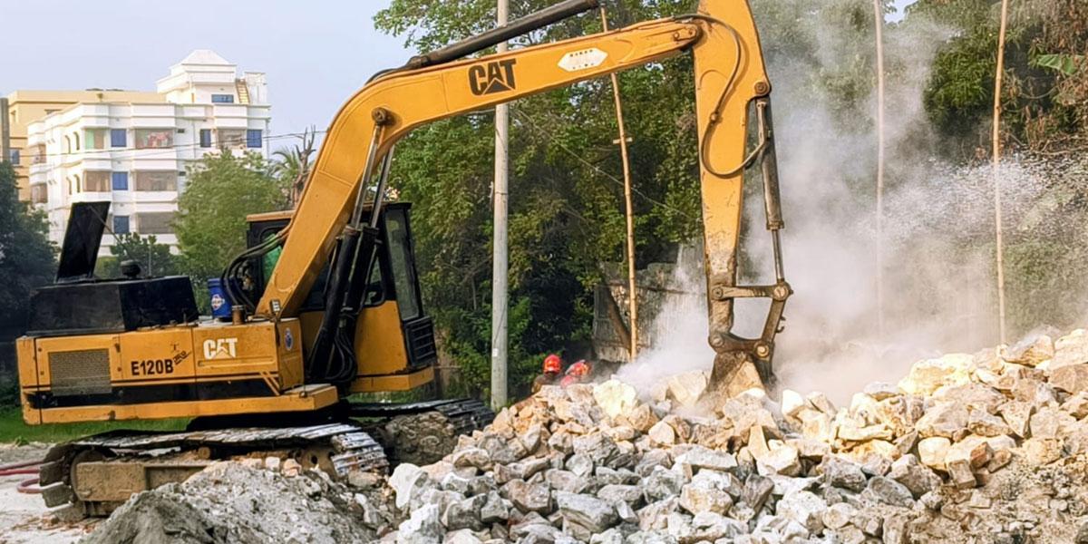 সোনারগাঁয় অবৈধ গ্যাস সংযোগে পরিচালিত দুই চুনা কারখানা উচ্ছেদ