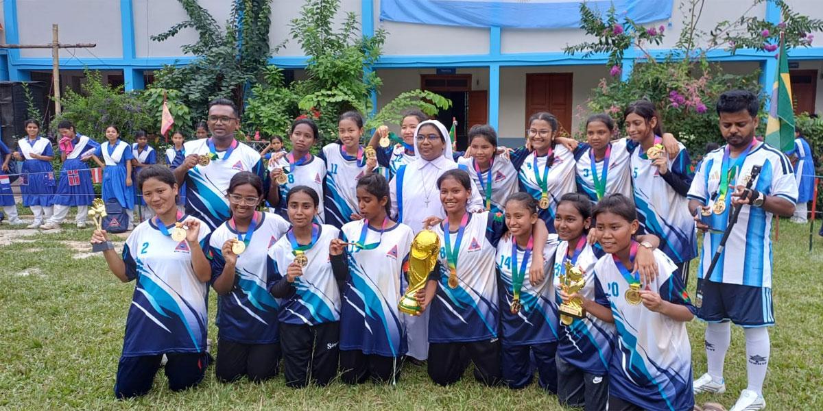 বটমলী হোম বালিকা উচ্চ বিদ্যালয়ে প্রীতি ফুটবল টুর্নামেন্ট অনুষ্ঠিত