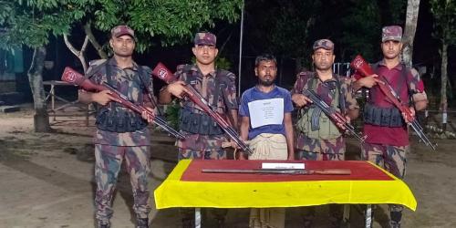 শেরপুর সীমান্তে আগ্নেয়াস্ত্রসহ আটক ১