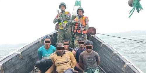 আরাকান আর্মির হাতে আটক ৫ রোহিঙ্গা মাঝিমাল্লা