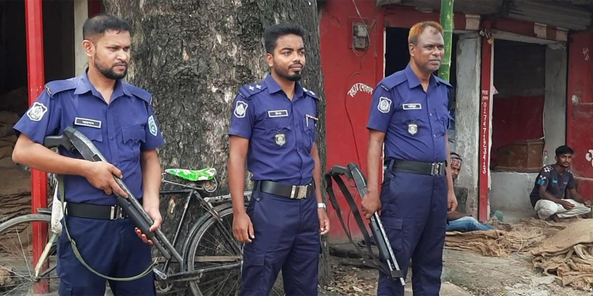 হিলিতে কার্যক্রম নিষিদ্ধ আ.লীগের মিছিল প্রতিহত করতে পুলিশের সর্তকতা