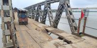 ঐতিহাসিক সোনাহাট সেতুতে ফাটল, থেমে গেল ভারী যান চলাচল