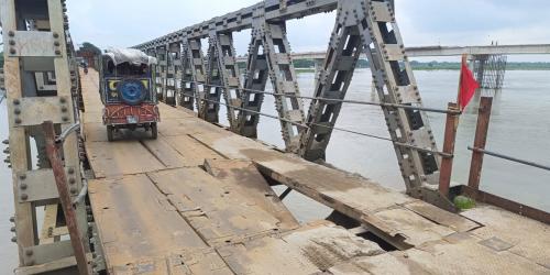 ঐতিহাসিক সোনাহাট সেতুতে ফাটল, থেমে গেল ভারী যান চলাচল