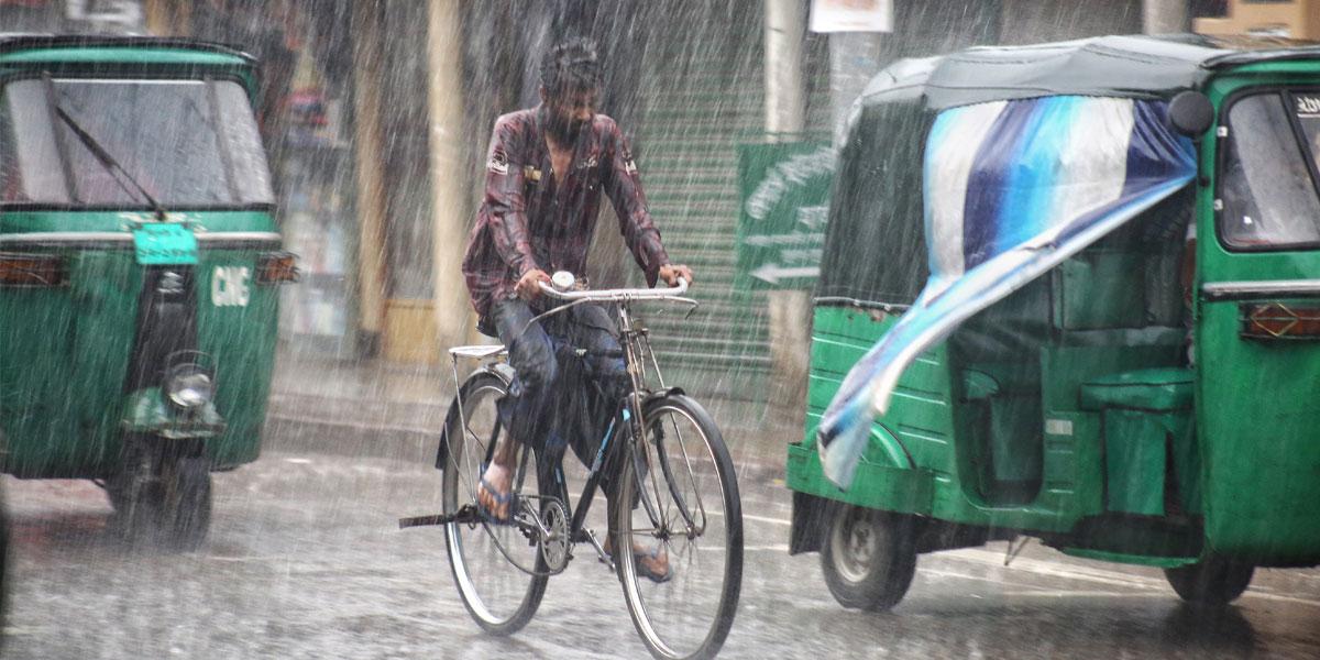 ঢাকাসহ দেশের ১৬ অঞ্চলে ঝড়-বৃষ্টির আভাস