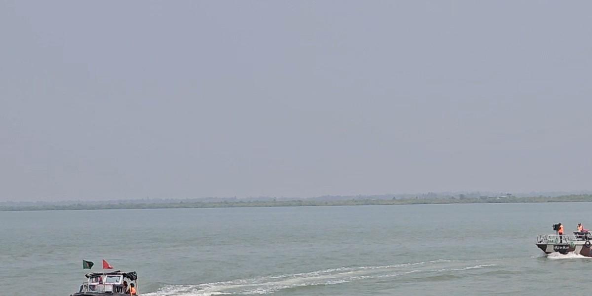 মংডুতে জান্তা সরকারের বিমান হামলা, কাঁপছে টেকনাফ সীমান্ত
