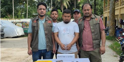 লক্ষ্মীপুরে অস্ত্রসহ অপু গ্রুপের প্রধান গ্রেপ্তার