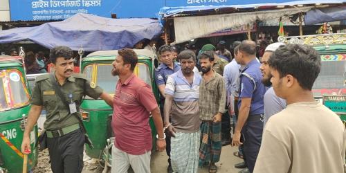 সোনারগাঁয় ফুটপাত দখল করে পার্কিং করায় ১৪ জনের কারাদণ্ড
