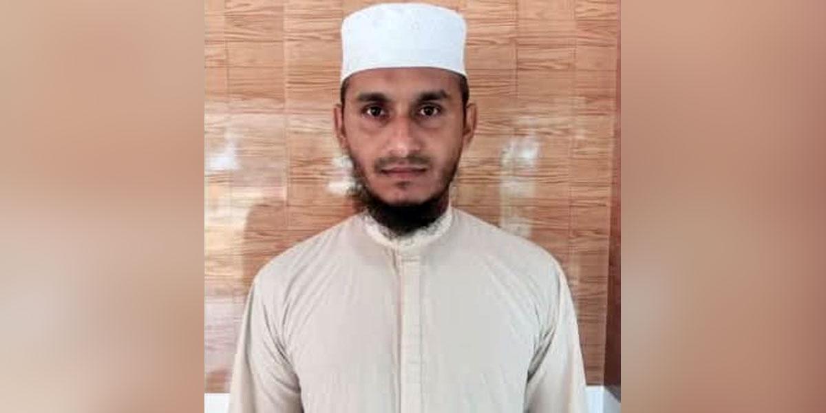 হরিণাকুণ্ডুতে মাদরাসাছাত্রীকে নিয়ে শিক্ষক উধাও, ৩৫ দিনেও সন্ধান মেলেনি