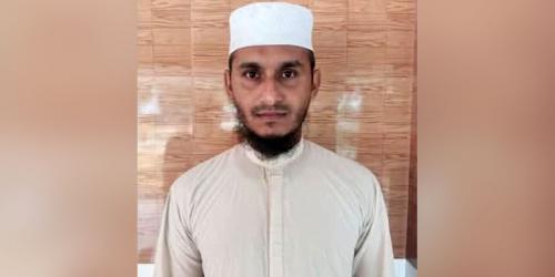 হরিণাকুণ্ডুতে মাদরাসাছাত্রীকে নিয়ে শিক্ষক উধাও, ৩৫ দিনেও সন্ধান মেলেনি