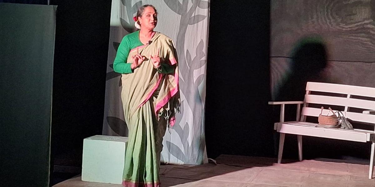 মোমেনার জন্মদিনে কোয়ান্টাম মঞ্চে ‘গোধূলিবেলায়’
