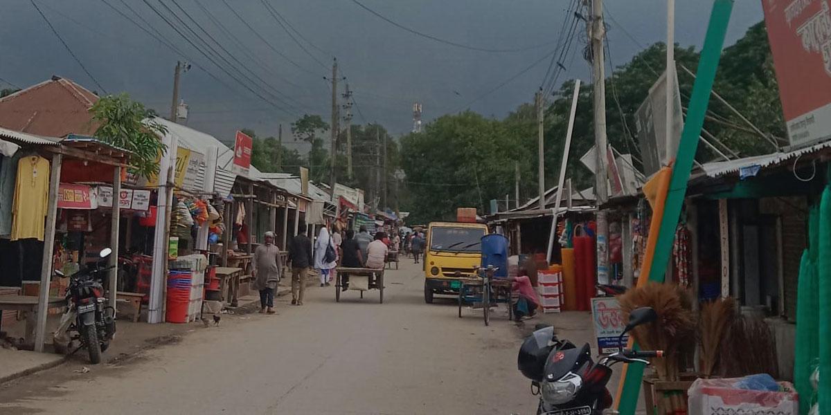 দুপুরের মধ্যে ৬০ কিমি বেগে ঝড়ের শঙ্কা