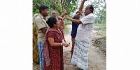 লাঠিপেটার ভিডিও ভাইরাল, আলোচনায় ইউপি চেয়ারম্যান