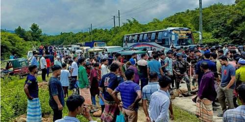 জৈন্তাপুরে বিজিবি-শ্রমিক উত্তেজনা, সড়ক অবরোধ